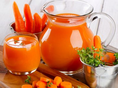 ۱۰خاصیت نوشیدن آب هویج