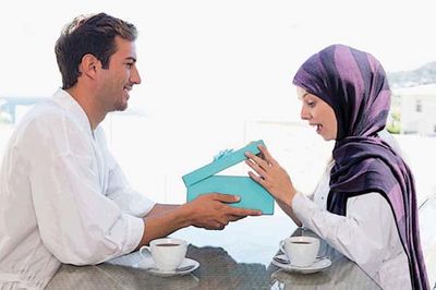 احساس نمونه بودن به همسرتان ببخشید
