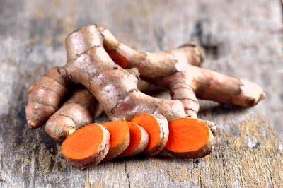برای پاکسازی سریع کبد زردچوبه بخورید
