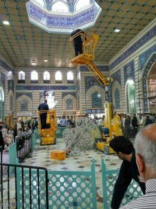 سقوط چلچراغ حرم حضرت معصومه(ع) +عکس