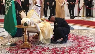 حرکت عجیب محافظ ملک سلمان آمریکاییها را متعجب کرد +عکس