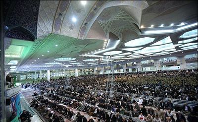 مداحی سیاسی در مراسم نماز عیدفطر در تهران!