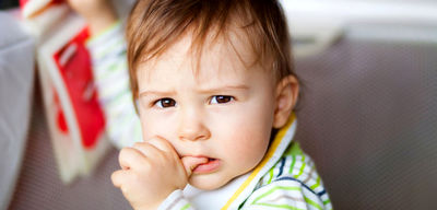 چطور از ناخن خوردن کودکان جلوگیری کنیم؟