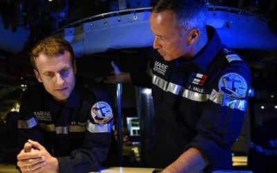 امانوئل مکرون در زیردریایی اتمی مخوف +تصاویر