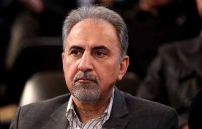 نجفی کارش را آغاز کرد