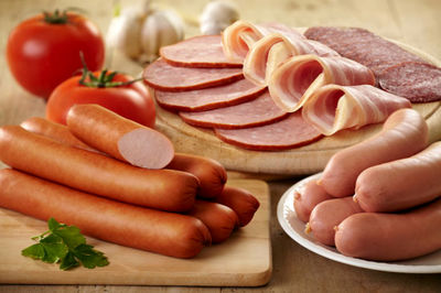 تکذیب استفاده از گوشت گربه در فرآورده‌های گوشتی