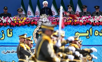 روحانی: نیروی دریایی، هوایی، زمینی و موشکی خود را تقویت می‌کنیم/ هیچ قدرتی قادر نیست ما را از راه ایستادگی و حقمان بازدارد
