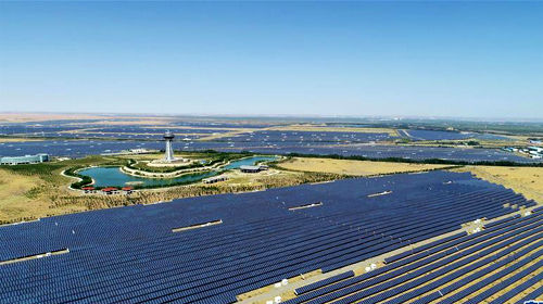 نیروگاه خورشیدی عجیب در چین +تصاویر