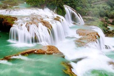 زیباترین آبشار آسیا +عکس