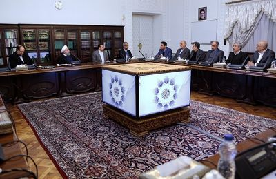 تنوع در صادرات کالاهای غیرنفتی موجب کاهش آسیب پذیری اقتصاد کشور است/ آمادگی دولت برای حمایت از طرح‌های اشتغالزا با استفاده از منابع بانک مرکزی و صندوق توسعه ملی