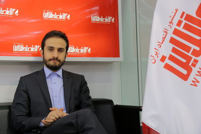 الحسینی: ریال در ۱۶سال گذشته نه تنها تضعیف نشده بلکه تقویت شده است/ نرخ‌های حقیقی در اقتصاد نقش بازی می‌کنند نه نرخ‌های اسمی