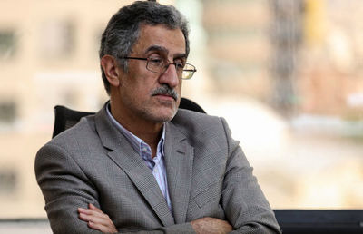 سیاست نادرست ارزى دلیل نابسامانى‌هاى کشور است/ رشد ٤.٩درصدى فعالیت‌هاى اقتصادى در سال جارى