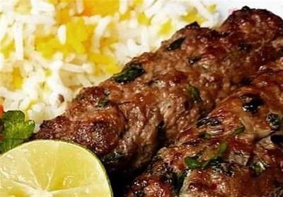 خوردن عدسی با نان برابر است با خوردن گوشت