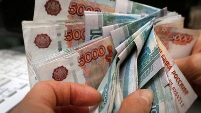 ارزش دلار و یورو در مقابل روبل کاهش یافت