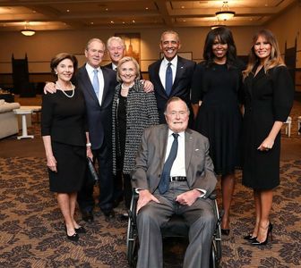 سران سابق آمریکا و همسرانشان در یک مراسم ختم +عکس