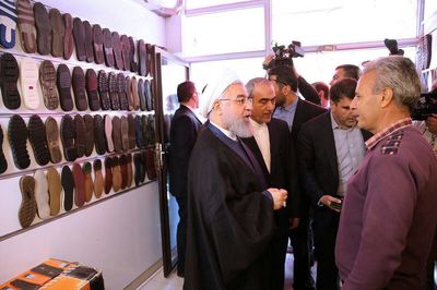 حضور سرزده روحانی در بازار کفش تبریز