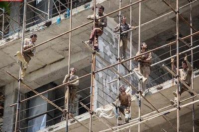 قطع بیمه‌پردازی ۱۹۵هزار کارگر ساختمانی/ کارگران برای بهره‌مندی از مزایای بیمه‌اجتماعی در سامانه خدمات رفاهی ایرانیان ثبت‌نام کنند