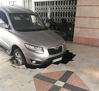 چاه &quot;هیوندا سانتافه&quot; را بلعید + تصاویر