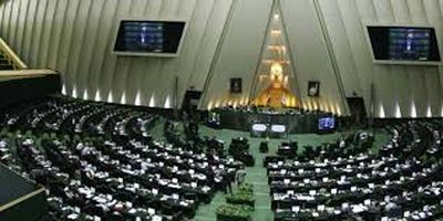 محدودیت «دوتابعیتی‌ها» شامل مقامات می‌شود