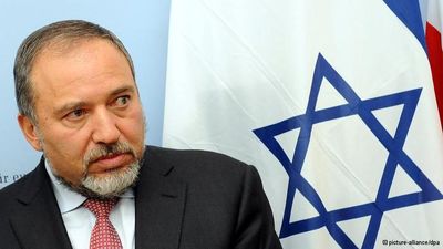 لیبرمن: تهران هشدارهای تل‌آویو را جدی بگیرد