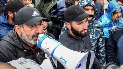 توقف اعتراضات ارمنستان برای یک روز