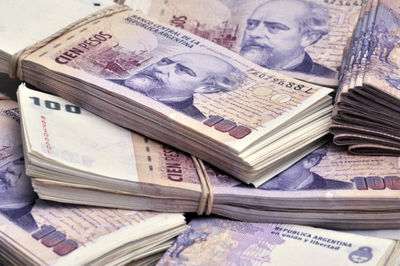هجوم آرژانتینی‌های مضطرب برای خرید دلار