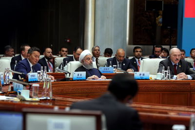 روحانی: طرفین برجام برای رفع تحریم‎ها مسؤولیت دارند/ یکجانبه گرایی اقتصادی، سیاسی و حقوقی؛ تضعیف همگرایی منطقه‌ای است