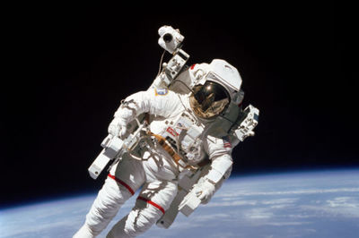 عکس فضانورد ایستگاه فضایی بین‌المللی در روز جهانی سلفی
