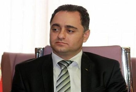 ممنوعیت واردات خودرو به رسمیت شناختن بازار ارزموازی است