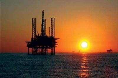 نفت برنت از سقوط نجات یافت/ درخواست آمریکا به‌افزایش تولید ۱میلیون بشکه نفت در روز