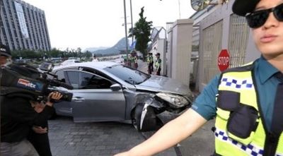 حمله با خودرو به سفارت آمریکا در سئول +عکس
