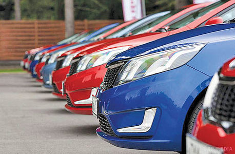 انتشار فهرست واردکنندگان خودرو با ارز ۴۲۰۰تومانی/ خودرویی‌ها ۱۲۰میلیون یورو ارز دولتی گرفتند