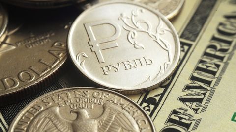 وزیر اقتصاد روسیه خواهان فروش دلار و خرید روبل شد