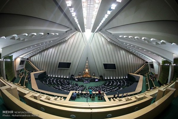 درخواست نمایندگان برای برگزاری جلسه غیرعلنی بررسی مسائل اقتصادی