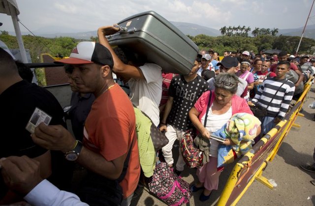 پیامد سنگین بحران اقتصادی ونزوئلا بر کشورهای همسایه