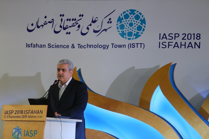 ستاری: اقتصاد آینده ایران بر پایه علم و فناوری خواهد بود