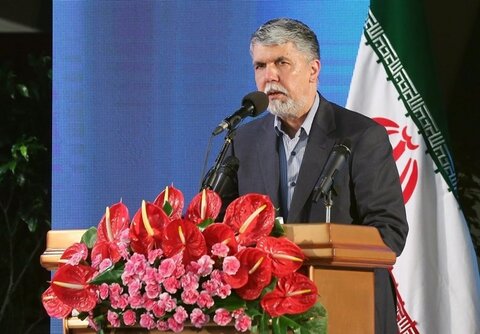 وزیر ارشاد: طراحان از ظرفیت اقوام ایرانی در طراحی لباس غفلت نکنند