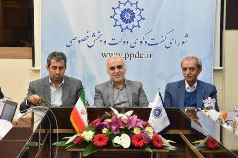 دژپسند: درباره تصمیمات ارزی نباید به همتی اجحاف شود