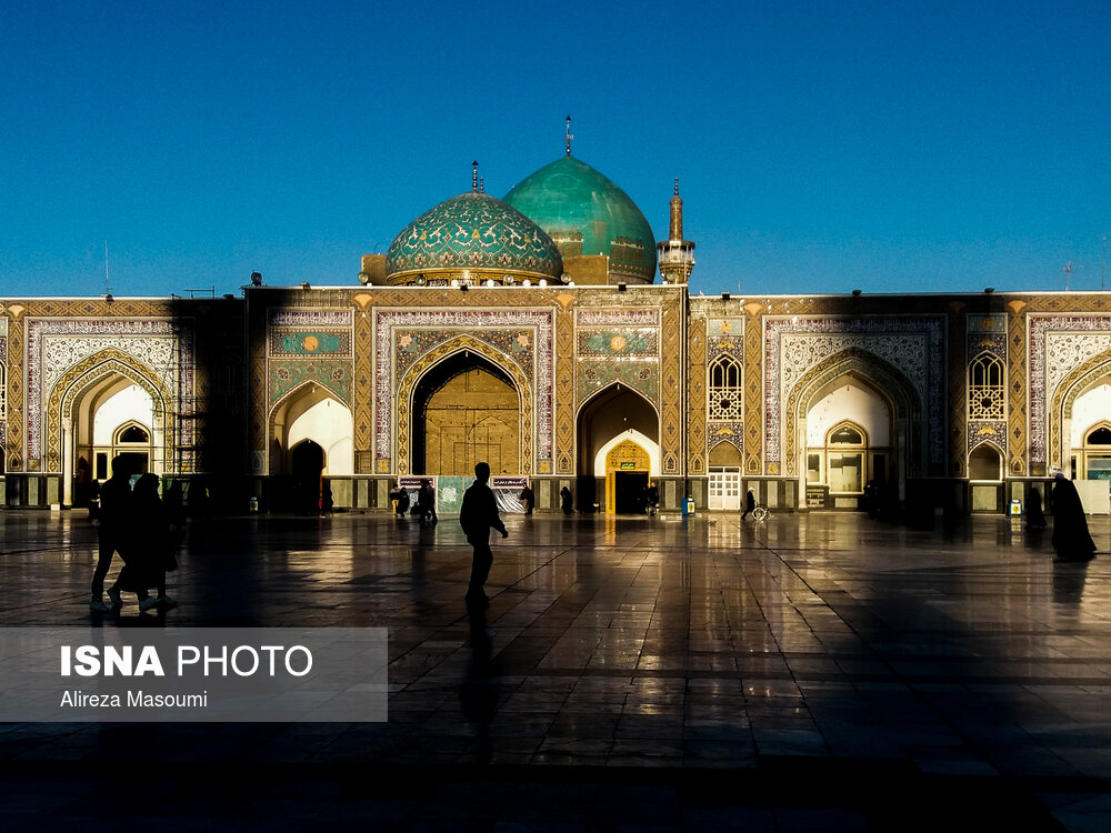 نور و معماری دیدنی حرم امام رضا (ع)