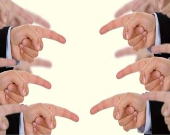 پاس‌کاری به جای پاسخگویی
