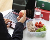 کار کردن چطور شما را چاق می‌کند؟