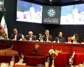 رشد تقاضا برای کارت‌های بازرگانی جای نگرانی دارد/ قاچاق تلقی کردن خرید و ‌فروش ارز قیمت را بالا برده است